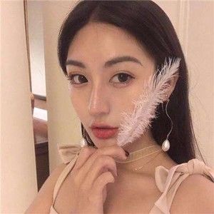 Meet your Posher, Graywhitec